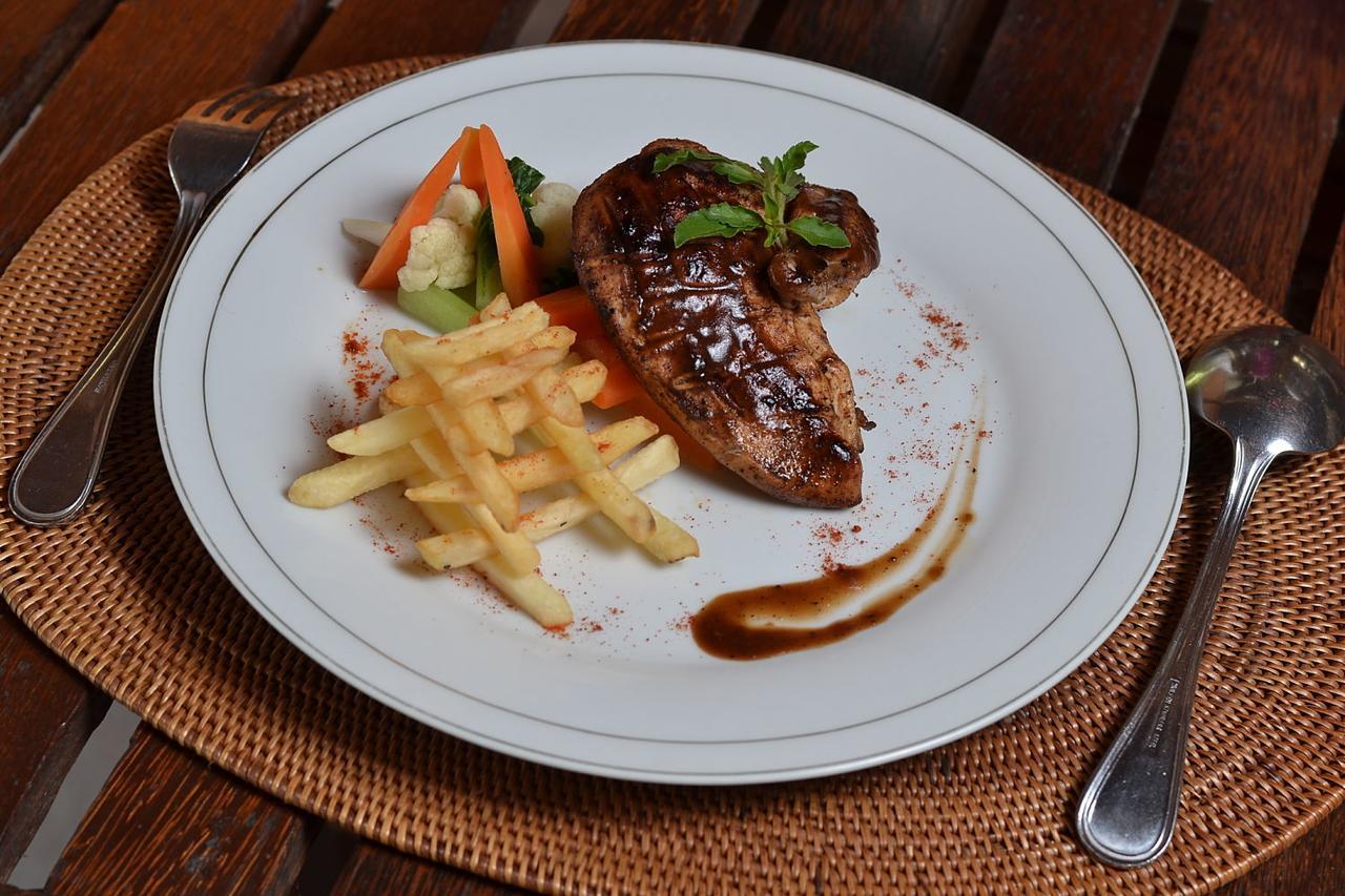 Langkisau Resort Hotel & Restaurant Padang Kültér fotó